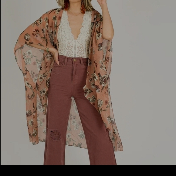 Joyfolie Tops - Joyfolie Avalon Duster in Floral Peach
